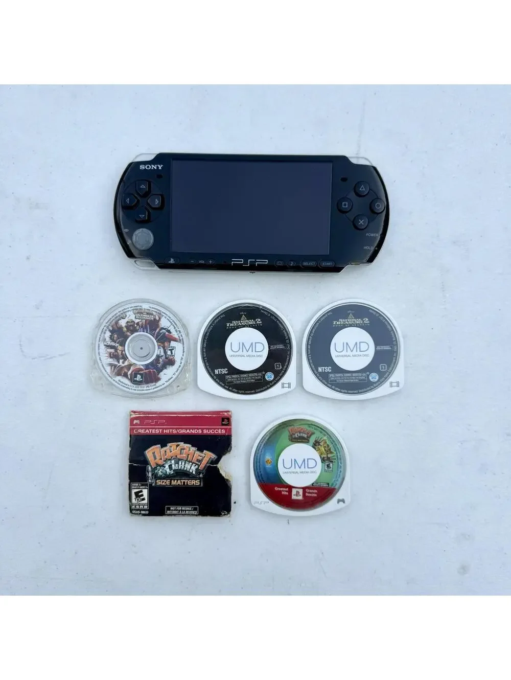 SONY PSP-3000 + Games Bundle Piano Black + USB Cable
